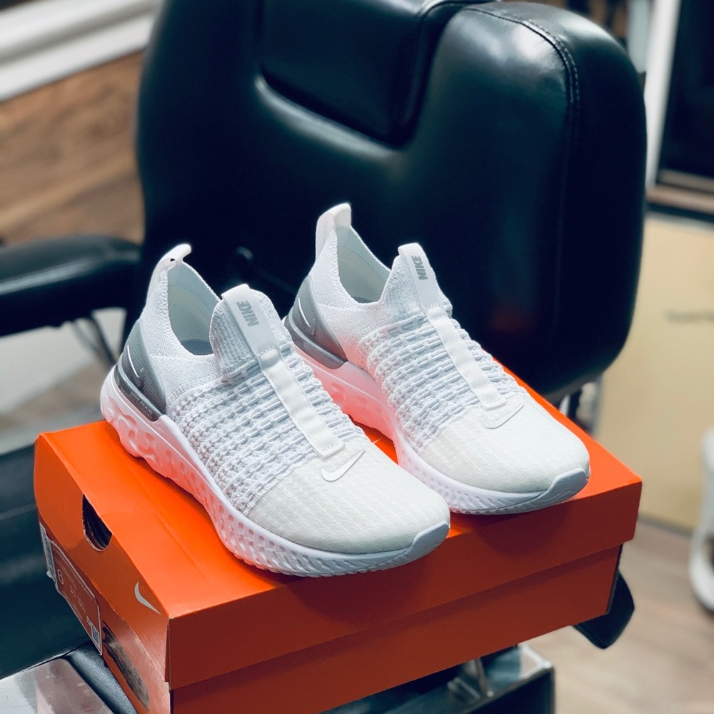 Nike React Phantom Run Flyknit 2